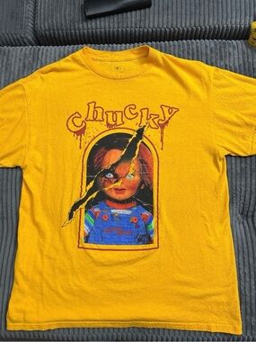 Mens size medium chucky short sleeve shirt